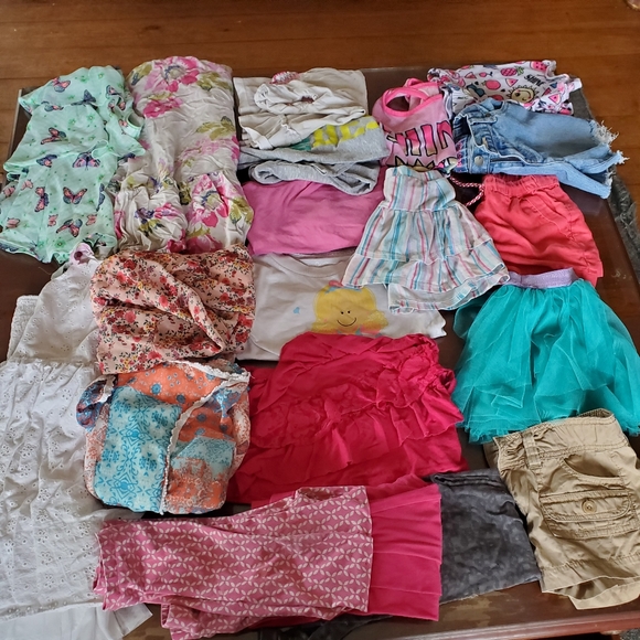Girls 6t clothes bundle - Picture 1 of 1
